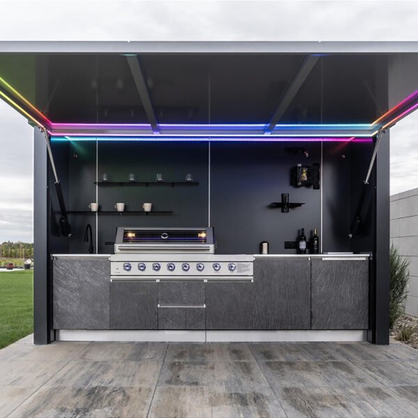 All-in-one outdoor party kitchen