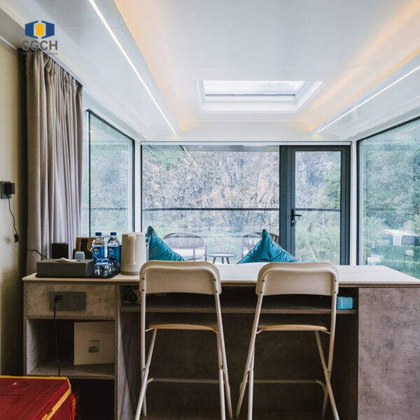 03 All-aluminum intelligent space capsule house, featuring panoramic views, extreme temperature adaptability, and modular quick assembly.