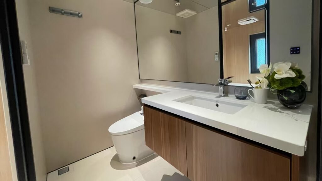 modular homes-space capsule house-bathroom