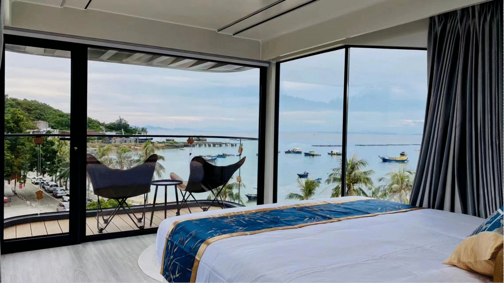 modular homes-space capsule house-resort area landscape