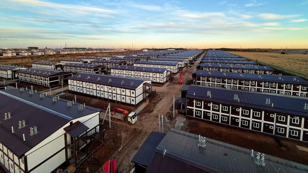 modular homes-CGCH flat-pack container house 8000 units in Russia