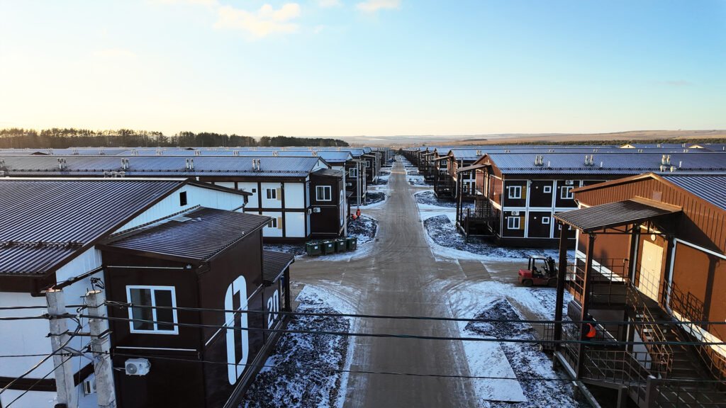 modular homes-CGCH flat-pack container house 8000 units in Russia-extremely cold weather